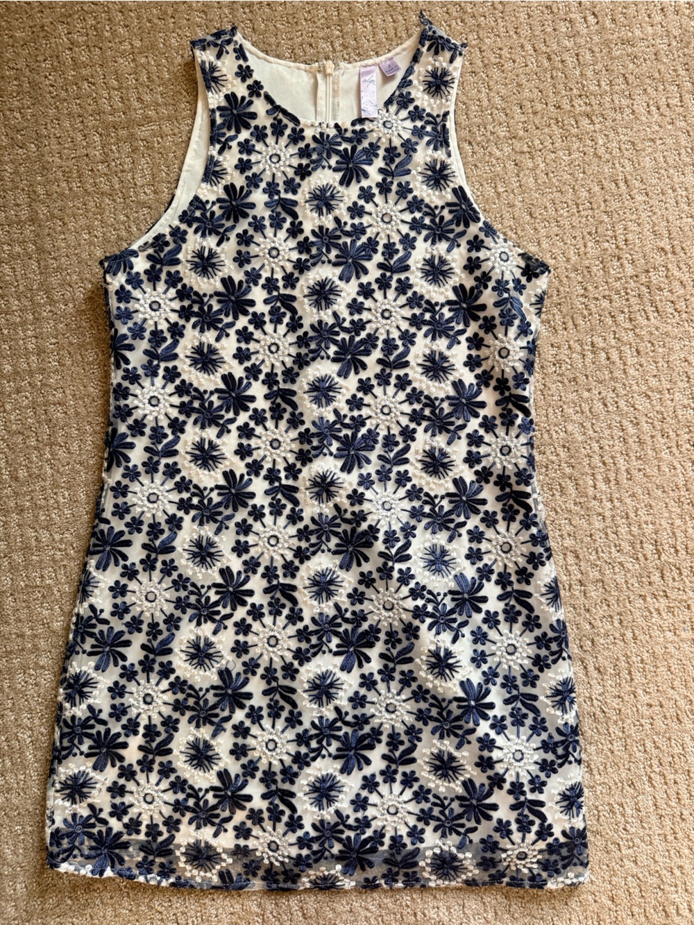 Floral Lace Embroidered Sleeveless Shift Dress in Navy and Cream